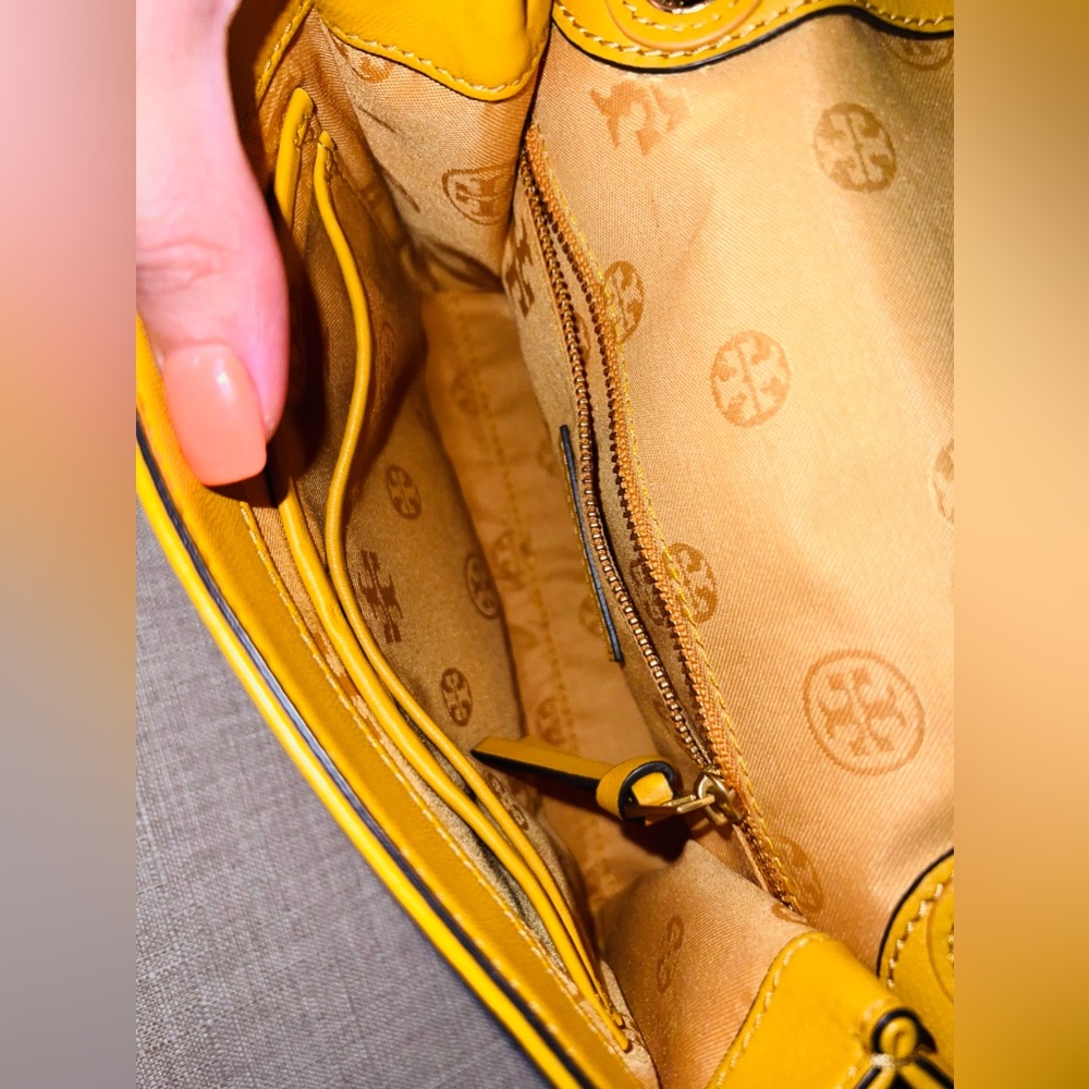 Tory Burch shoulder/cross body bag - Picture 3 of 7